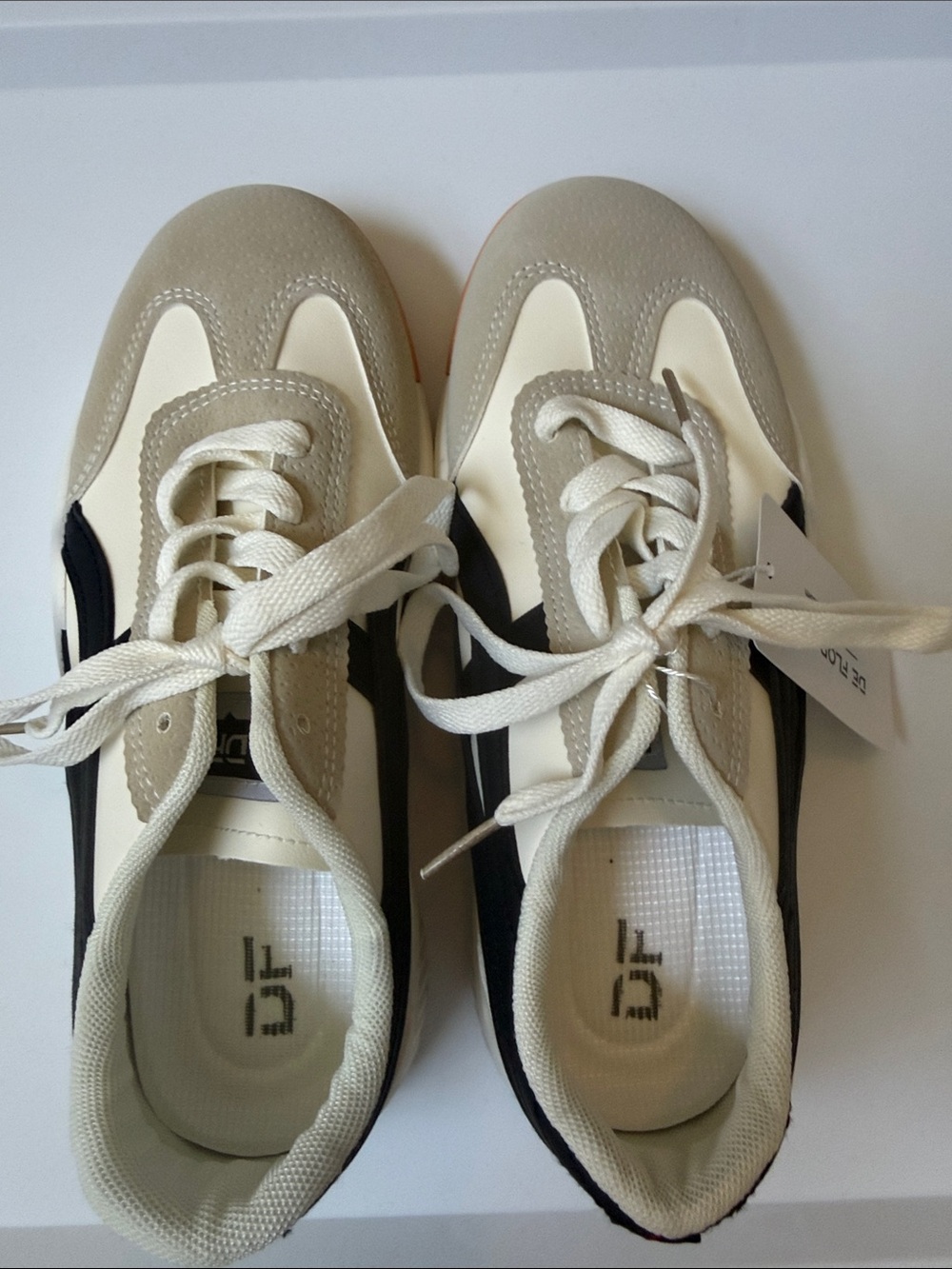 Size 8 Women's Cream and Blue Lace-Up Sneakers